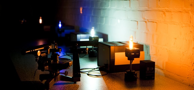Moderne Spektrometer für die Weiterbildung in der Spektrometrie